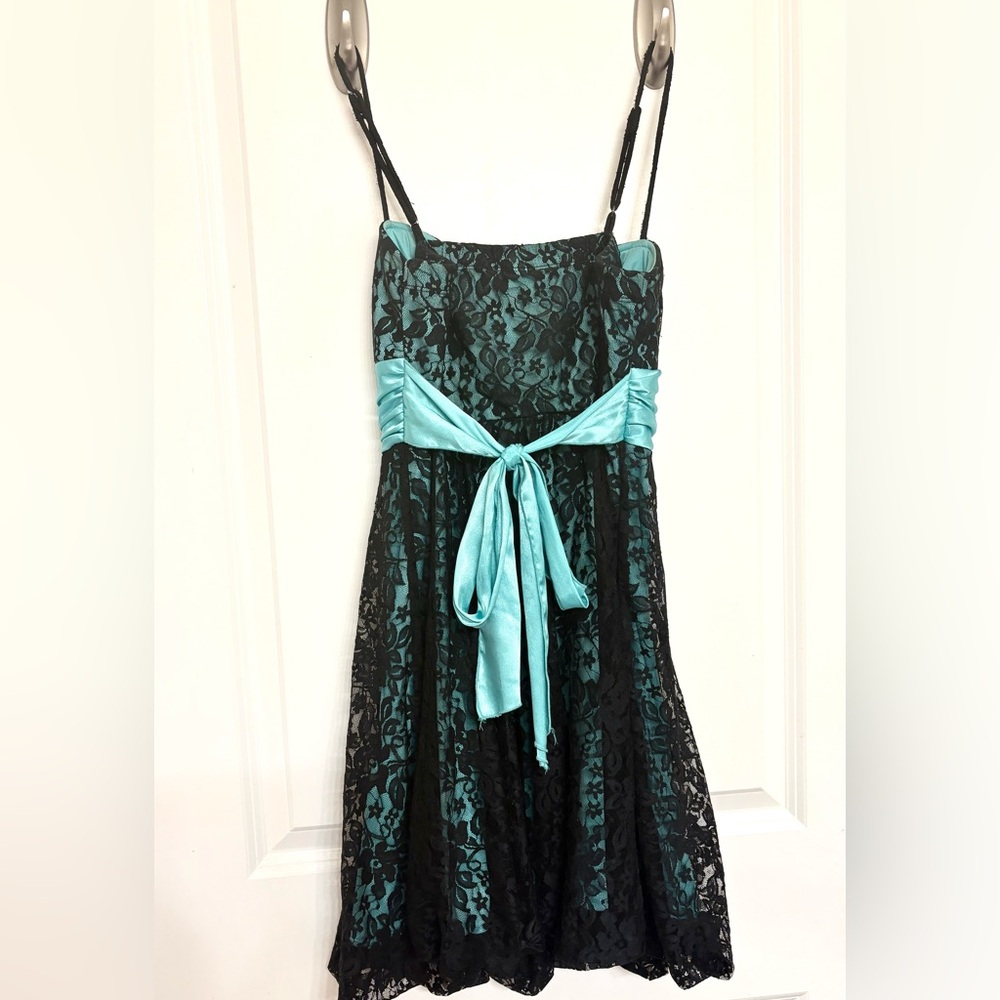 Speechless Black and Teal Lace Dress - Picture 5 of 11